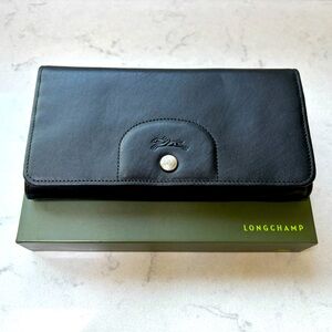 NWT - Lonchamp black wallet